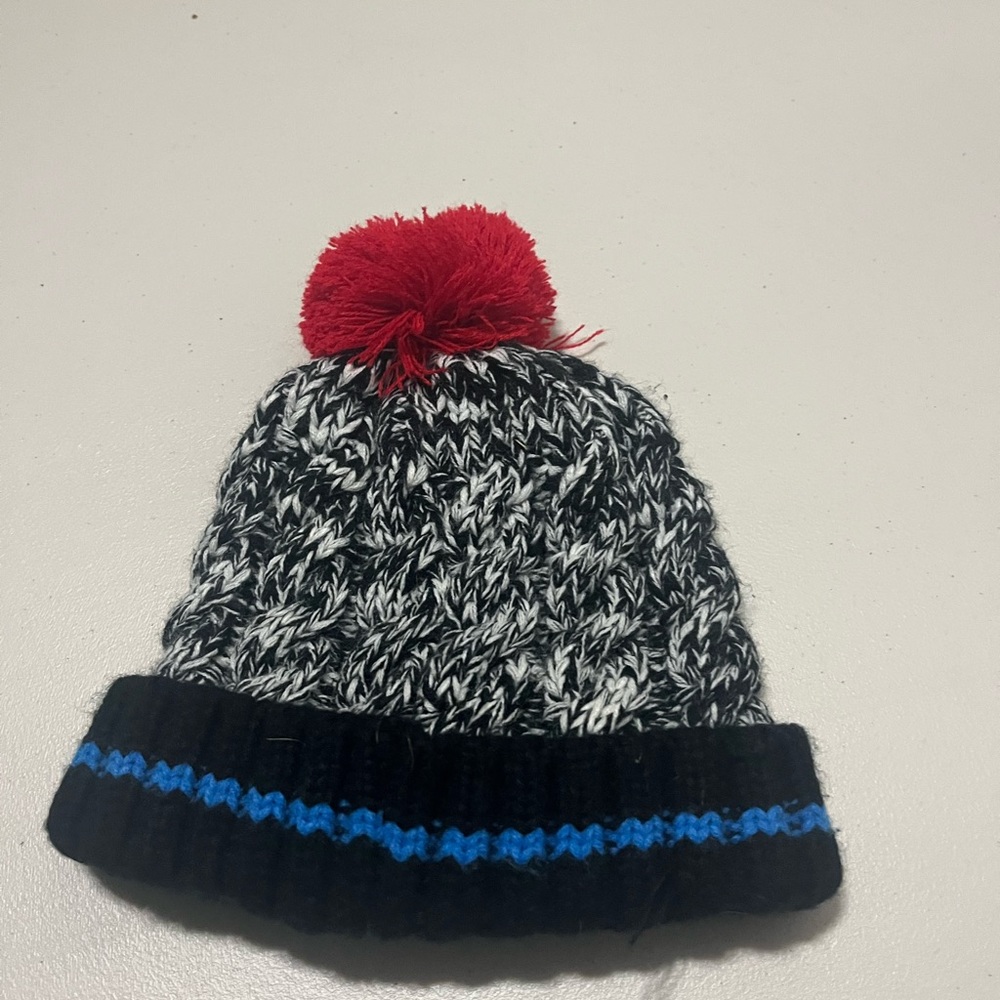Beanie with ball